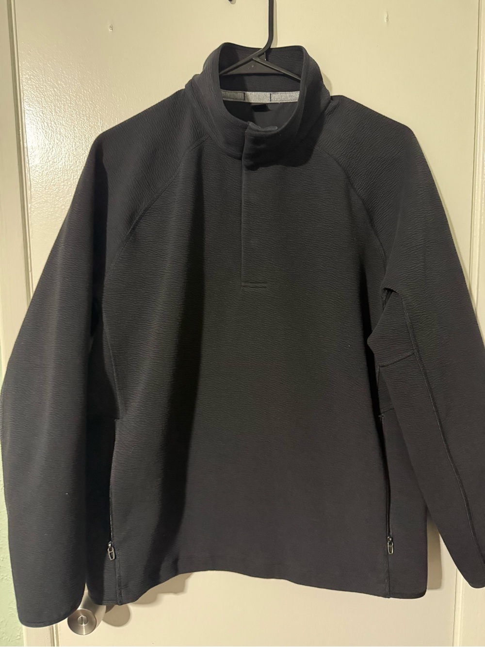 lululemon athletica Men's Black Half-Zip Pullover Sweater